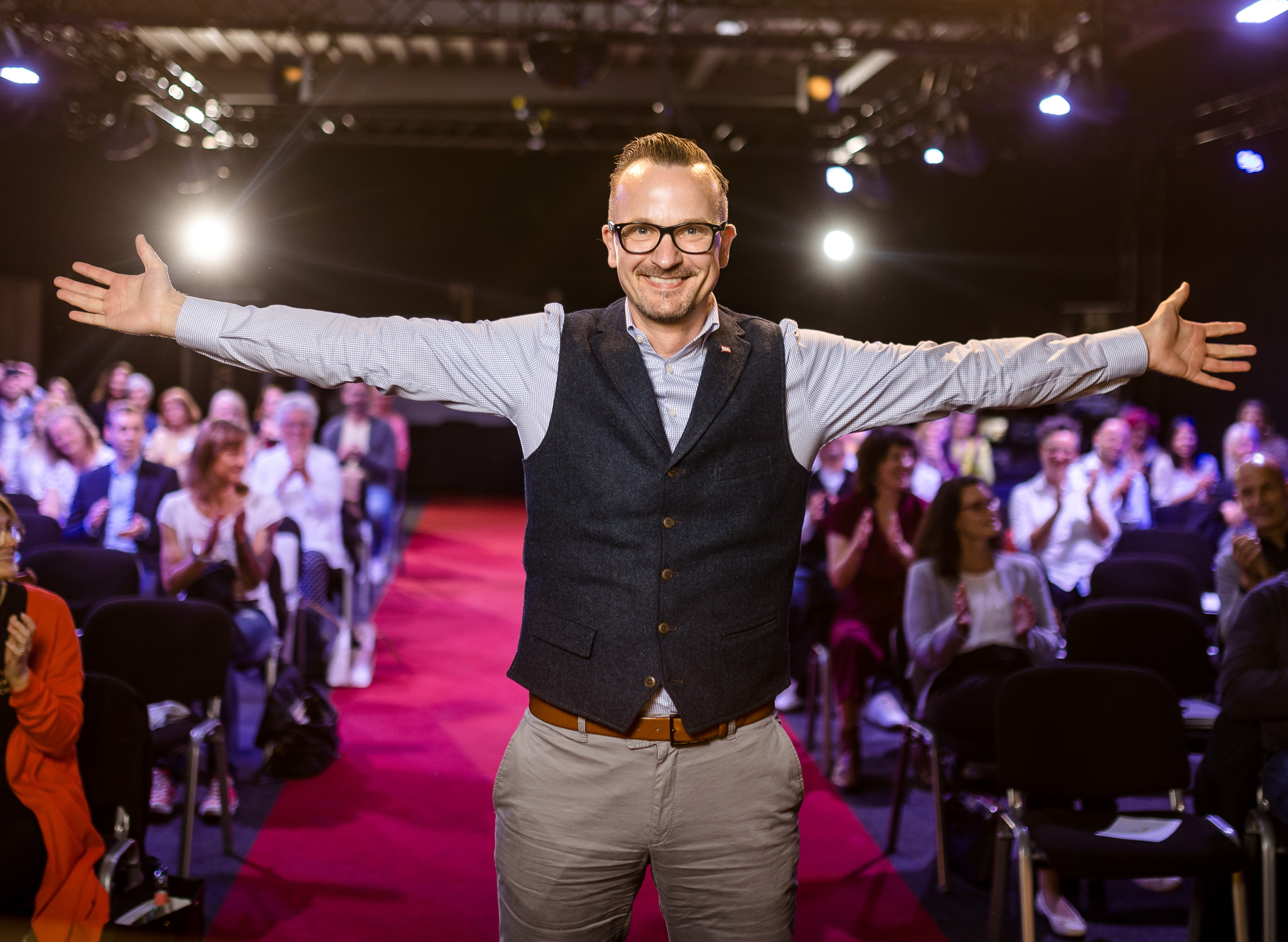 Experte:in Niels Kakies